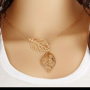 Double Leaf Delicate Necklace Gold